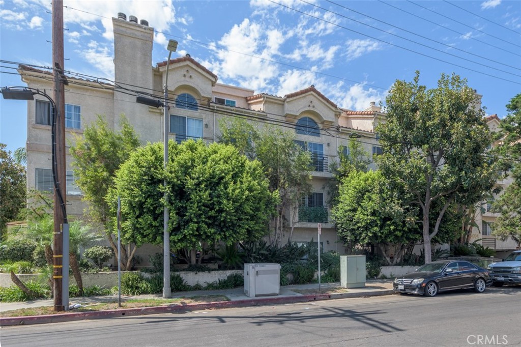 Welcome to 10604 Valley Spring Lane, a luxurious penthouse nestled in the vibrant heart of Toluca Lake, where modern elegance and breathtaking views converge. This stunning 2-bed, 2-bath sanctuary spans over 1,550 sq. ft. of refined living space, offering a perfect blend of sophistication and comfort. As you step inside, you're greeted by an abundance of natural light pouring through oversized windows, framing panoramic views of rolling hills and creating an inviting ambiance.

The spacious living room, with its soaring high ceilings, enhances the open, airy feel, providing a perfect canvas for your personal style. The kitchen, a true culinary masterpiece, features sleek appliances and stylish finishes, inviting you to indulge in gourmet creations—whether for intimate dinners or grand gatherings.

Retreat to the tranquil bedrooms, where peace and comfort abound. The master suite is a private haven, complete with an ensuite bathroom and a walk-in closet that seamlessly combines luxury with practicality. Adding to the allure of this penthouse is a versatile loft area, ideal as a home office or creative space. From here, step out onto your private rooftop deck—a secluded retreat for relaxation or entertaining, whether under the stars or basking in the sun.

Located near entertainment hubs like Universal and Warner Brothers Studios, this penthouse offers a lifestyle of excitement and culture, while still providing a haven of peace and privacy. Community amenities, including a refreshing pool and a well-equipped gym, complement this elevated living experience. Your vehicles will be securely housed in the private underground gated parking.

This Toluca Lake gem is more than just a home; it's a statement of style and sophistication, ready to be the setting for your most cherished memories.