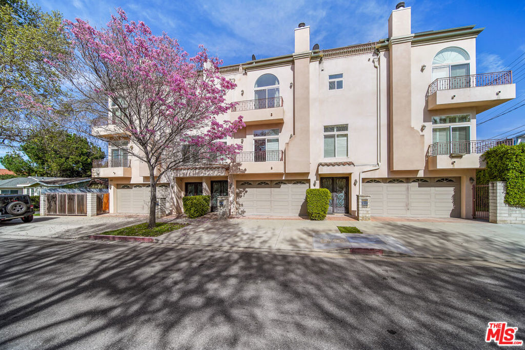 Welcome to your luxurious townhouse nestled in the heart of Sherman Oaks, offering the epitome of contemporary urban living. This spacious townhouse boasts 4 bedrooms and 3.5 bathrooms, providing almost 2,600 square feet of meticulously designed living space. Ideally located close to Ventura Blvd, you'll have walking access to an array of exceptional restaurants, trendy shops, and entertainment options such as the Sherman Oaks Galleria just moments away. Whether you're dining out with friends or indulging in retail therapy, everything you need is within easy reach. The townhouse features two primary bedrooms with en suite bathrooms, offering unparalleled comfort and privacy as well as an additional two more bedrooms. With luxurious finishes and ample space, these primary suites provide a serene sanctuary for relaxation. A bonus room adds versatility to the home and could easily be converted into an exercise room, home theater, or whatever else you desire. The rooftop terrace provides a private oasis where you can unwind and take in panoramic views of the surrounding cityscape. Natural light floods the interior, creating a bright and inviting ambiance throughout. A private two-car garage offers convenient parking and storage space, providing security and peace of mind and epoxy flooring in the Garage.