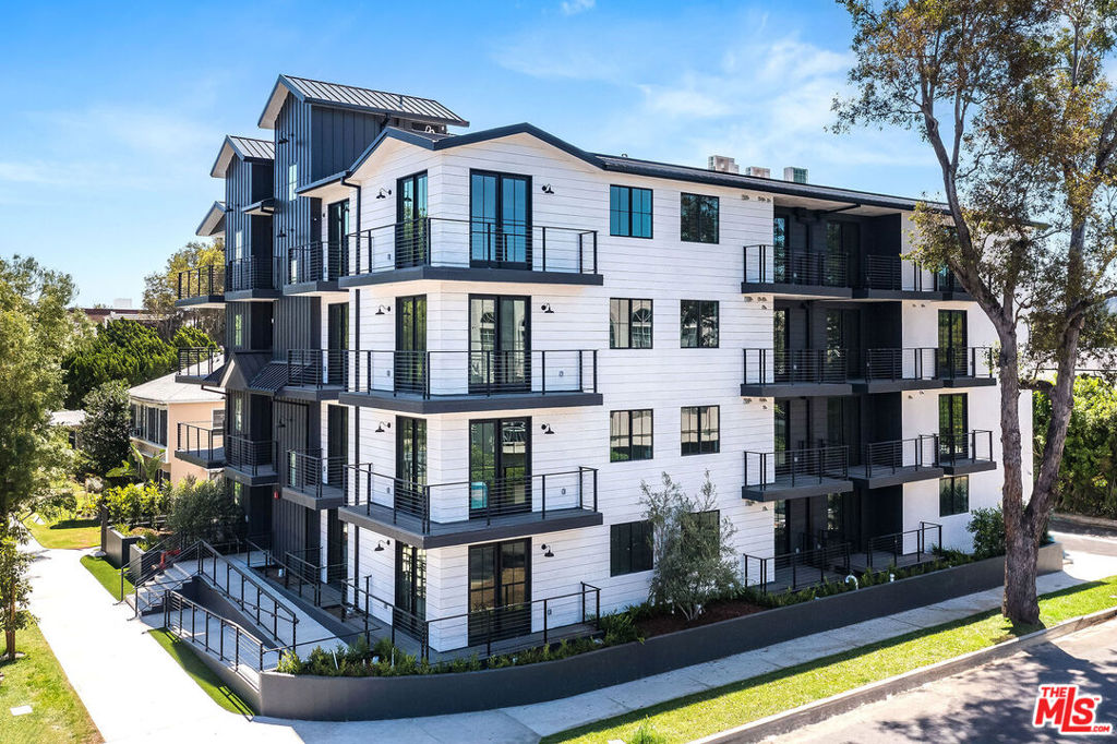 Welcome to LIV, a brand-new 12-unit condominium building in the heart of Toluca Lake. These luxury units offer the perfect blend of modern elegance and comfort. Each condo features impeccable design, top-of-the-line finishes, and spacious open layouts. Residents can enjoy a stunning rooftop patio, perfect for entertaining or relaxing while taking in panoramic views. Located in an incredible area, LIV provides easy access to the best dining, shopping, and entertainment Toluca Lake has to offer. Discover the ultimate in luxury living at LIV. (Images are of PH1)